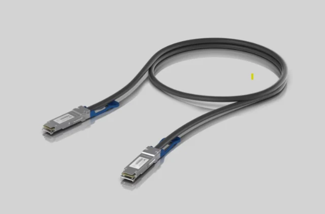 Câbles, connecteurs et adaptateurs Ubiquiti UACC-DAC-QSFP28-0.5M-10