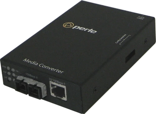 Perle 10/100 Fast Ethernet, 10/100Base-TX - 100Base-LX, 1310nm, single mode, SC, UK Power Cord