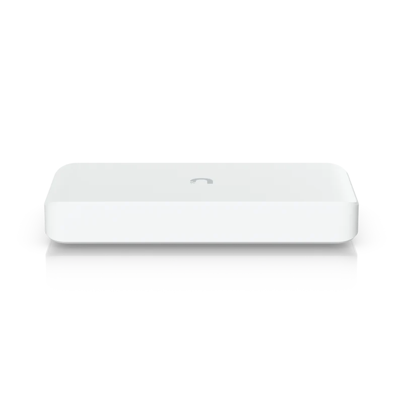 Compact PoE+switch with 1 10 GbE port