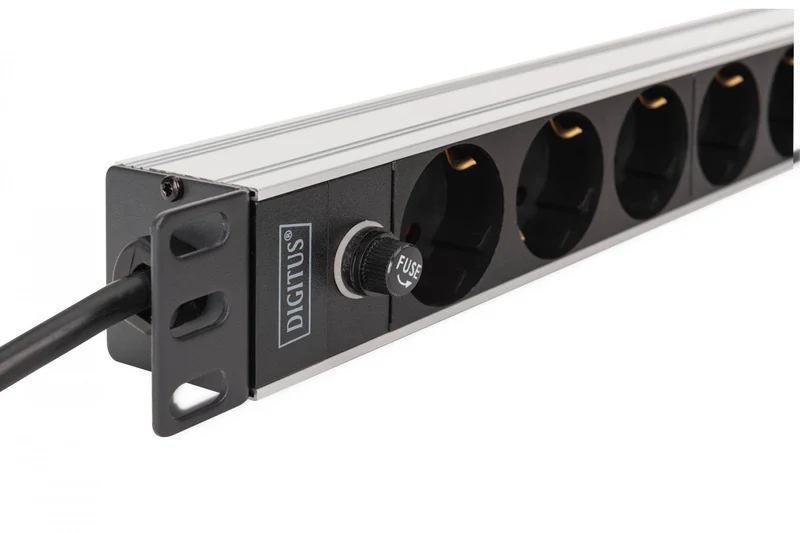 "Barre d'alimentation PDU Rack 19"" avec fusible de surcharge, 9 prises Schuko CEE 7/3 (45°), câble de 2m, fiche IEC C14, 10A, aluminium"