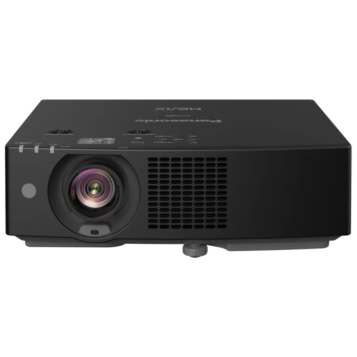 Panasonic 3LCD, 4K (3840 ? 2400 pixels), 8000 ANSI lumens, ratio 1.09?1.77:1, poids 7.4 kg. Couleur : noir.